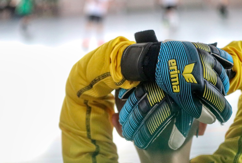 What to Look for in Football Gloves