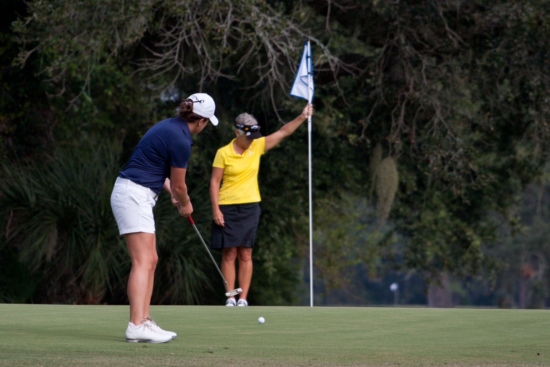 Rookie Mistakes Left-Handed Golfers Make When Holding the Club